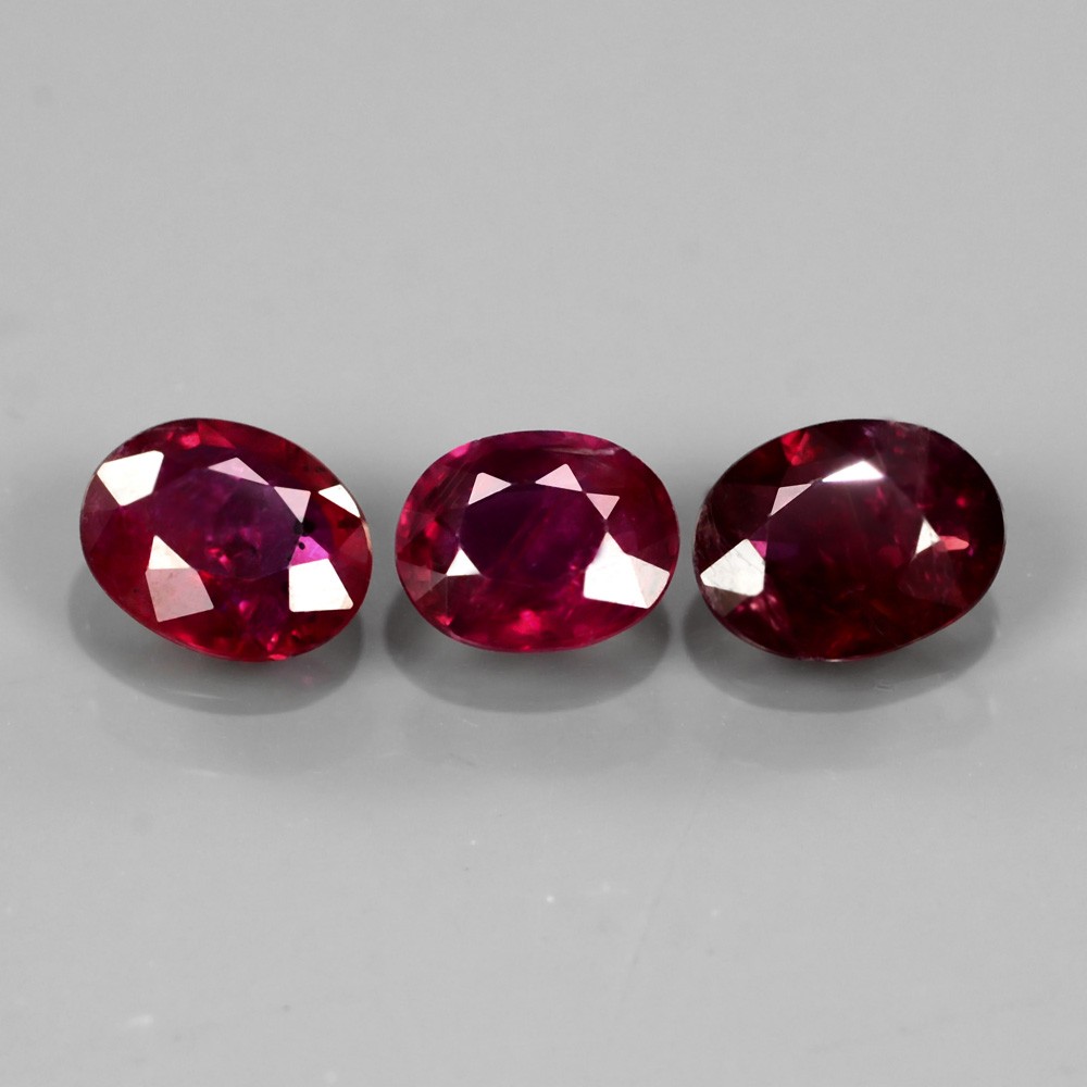 Genuine 100% Natural Ruby 0.41ct 5x4mm SI1 Mozambique