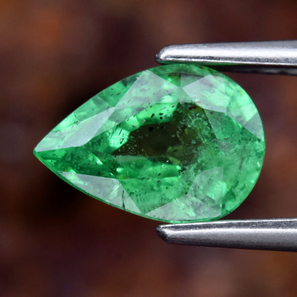 Genuine 100% Natural Tsavorite Garnet .76ct 7.0 x 5.0mm Pear SI1 Clarity