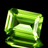 Genuine 100% Natural Peridot 1.79ct 7.9 x 6.0 x 4.3mm Thailand VVS